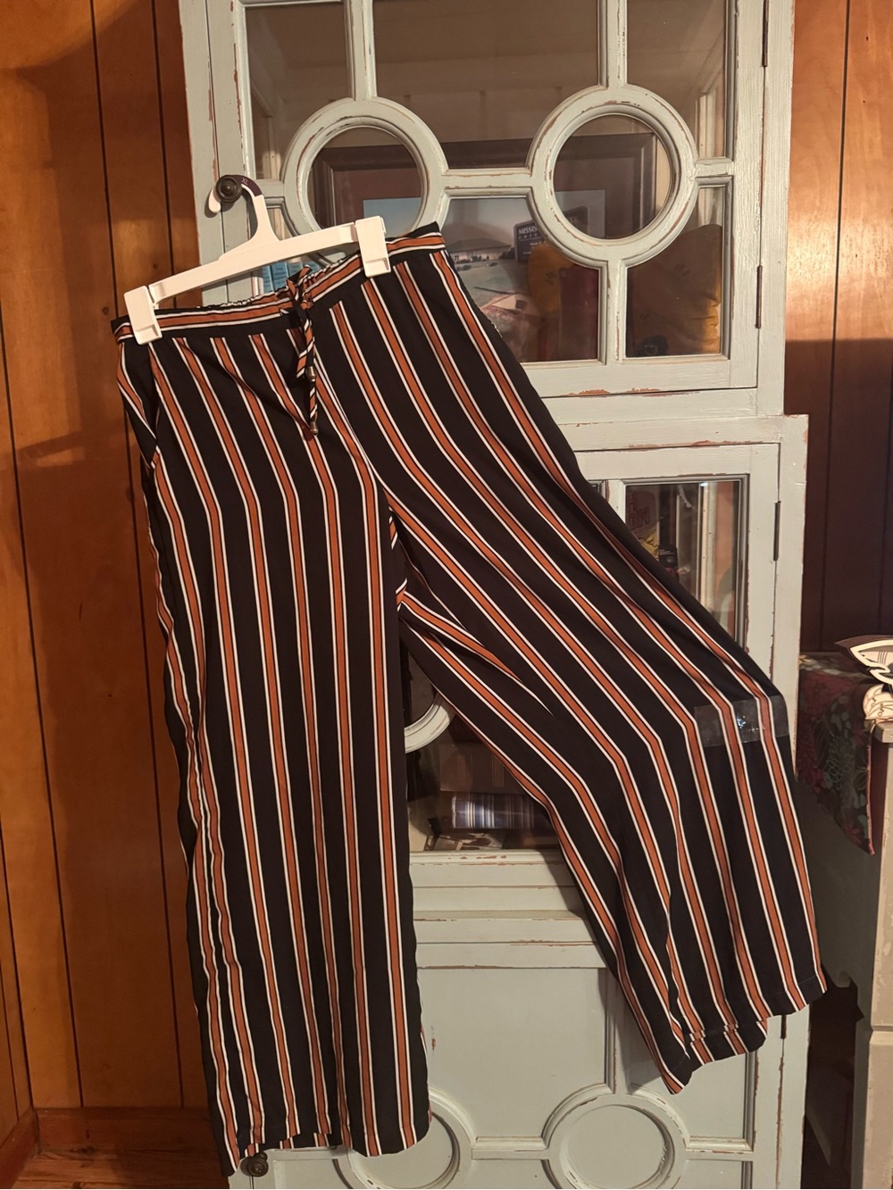 Xhilaration Black Pants with Brown and White Stripes Size Large B5